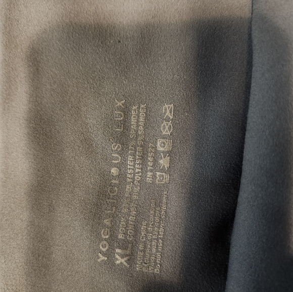 4 for $25 Yogalicious lux shorts extra large 4 total New without tag. - Picture 3 of 5
